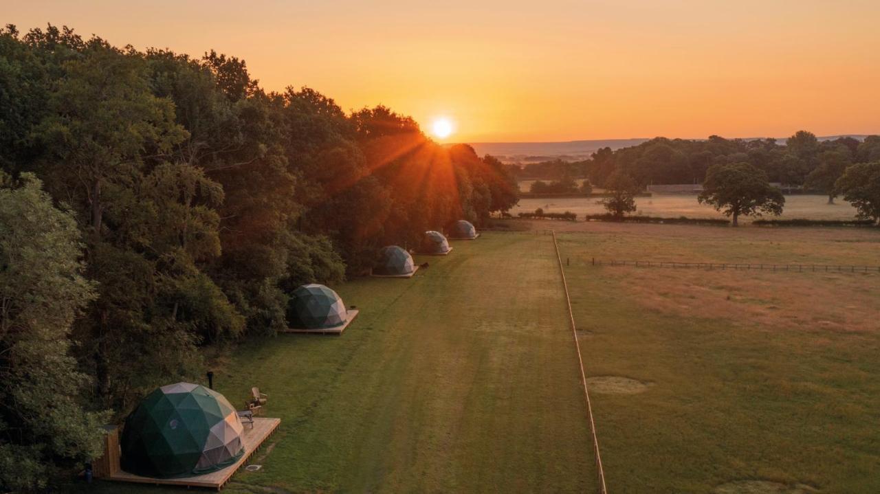 Отель Camp Katur Glamping Carthorpe Экстерьер фото