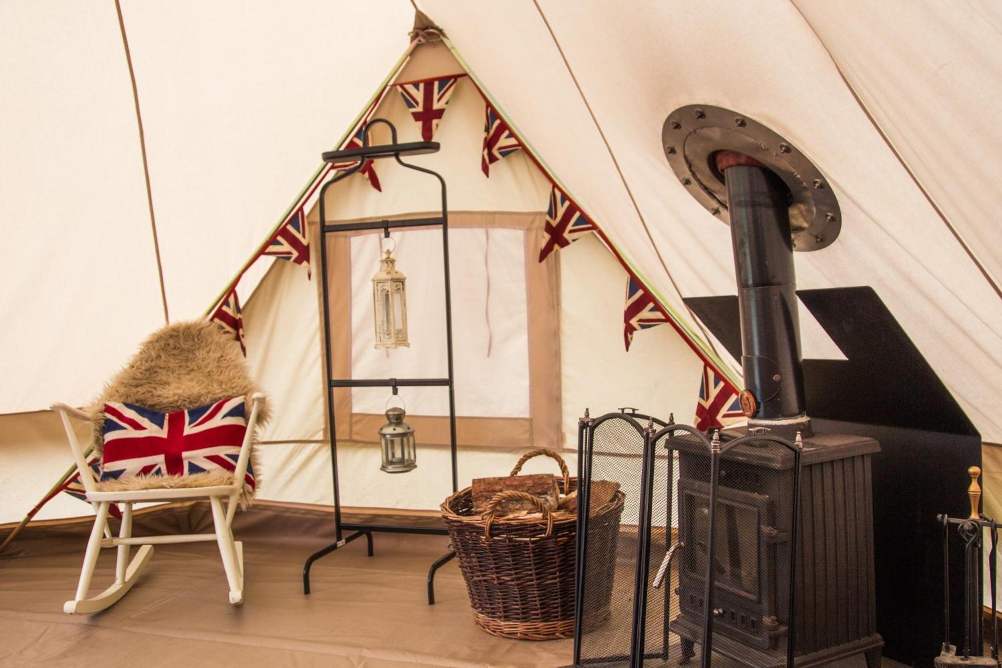 Отель Camp Katur Glamping Carthorpe Экстерьер фото